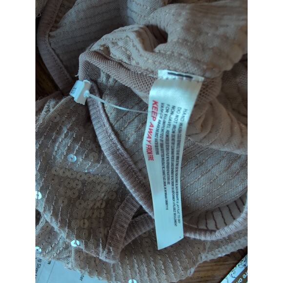 Free People NWT Small light tan sequin top msrp $29.95 - Picture 9 of 10